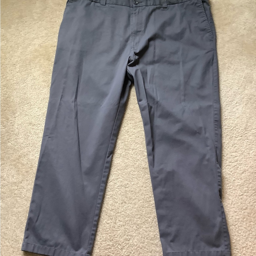 Amazon Essentials Gray Chinos Classic Tailored Fit